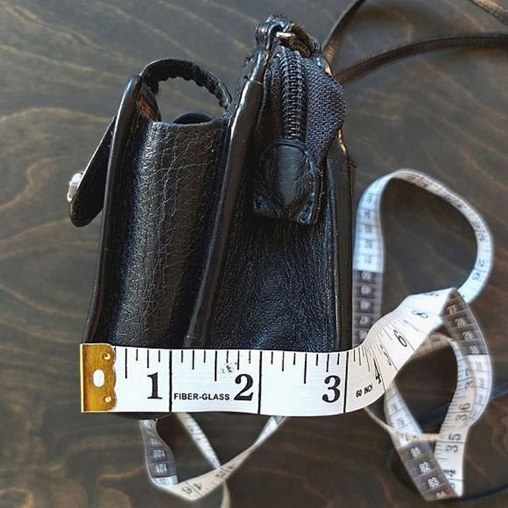 Vtg 90s black pebbled leather multi-pocket crossbody mini bag - Picture 5 of 16